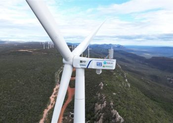 Aerogerador AGW172 7.X (1)