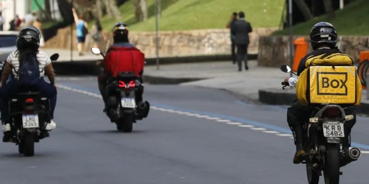 trabalhador por aplicativo