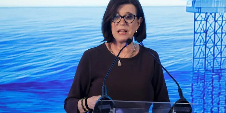 Petrobras diz que está entregando todo o combustível produzido 22 Magda Chambriard