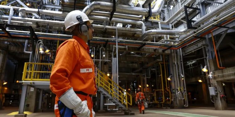 Economia brasileira cresceu 0,1% em abril, estima prévia da FGV 22 indústria